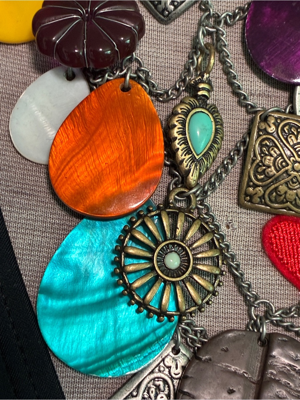 Vintage 90s Maximalist Charm Necklace - Picture 6 of 9